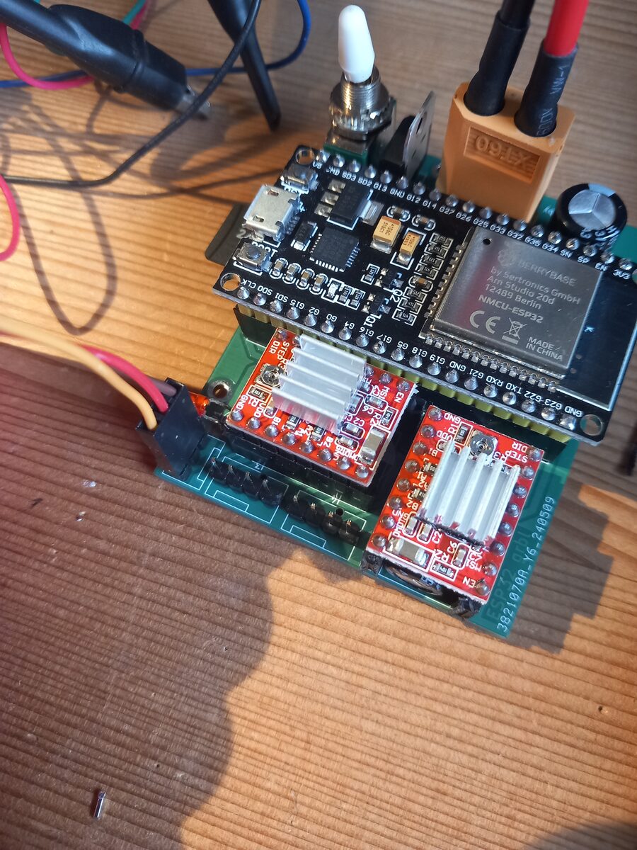 Platine mit aufgesteckten Modulen